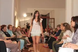 Desfile para la Sociedad de Beneficencia