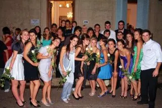 Desfile para la Sociedad de Beneficencia